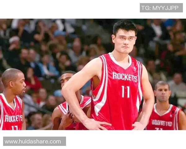 姚明全盛巅峰时期的传奇表现与篮球历史的深远影响分析