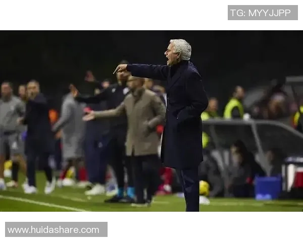 欧联杯波尔图逆转本菲卡神扑成焦点争议判罚引发热议