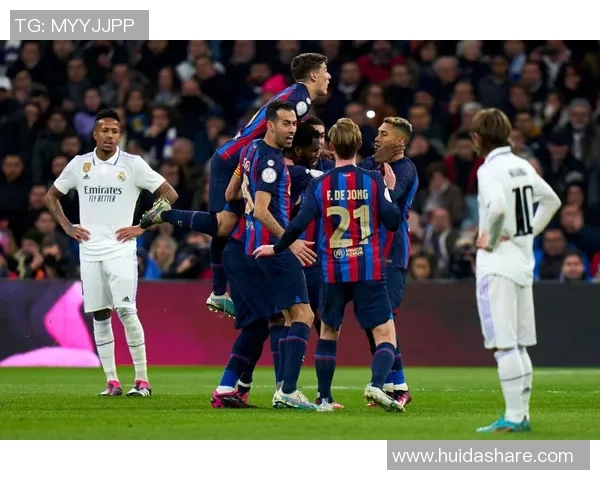 国王杯激战里昂与多特蒙德握手言和神扑瞬间引发全场狂欢 国王杯激战里昂与多特蒙德握手言和神扑瞬间引发全场狂欢