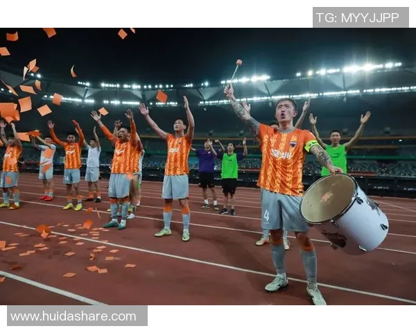 中超激战莱比锡险胜尤文图斯乌龙球引发争议判罚全场沸腾 中超激战莱比锡险胜尤文图斯乌龙球引发争议判罚全场沸腾