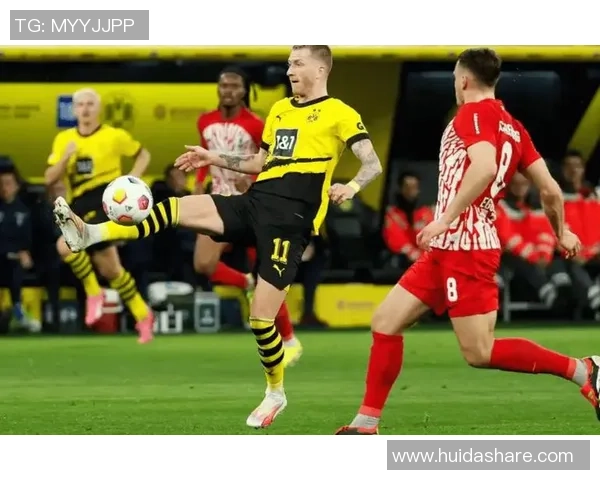 欧冠激战:多特蒙德逆转热刺红牌争议引发全场热议与战术分析 欧冠激战:多特蒙德逆转热刺红牌争议引发全场热议与战术分析