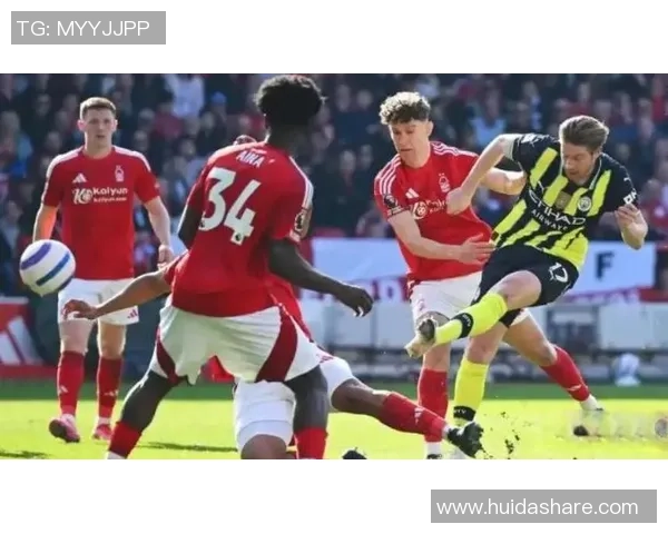 英超激战尤文图斯逆转AC米兰绝杀引发争议判罚全场沸腾