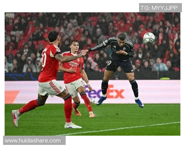 西甲赛场惊现大逆转本菲卡狂胜尤文图斯引发热议