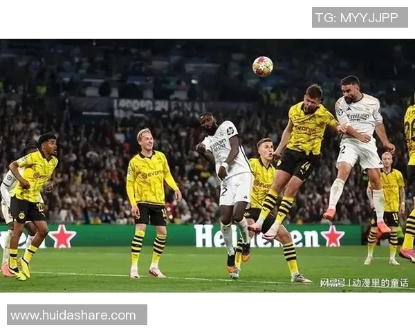 欧冠大战：那不勒斯狂胜皇马五球帽子戏法引发转会热议